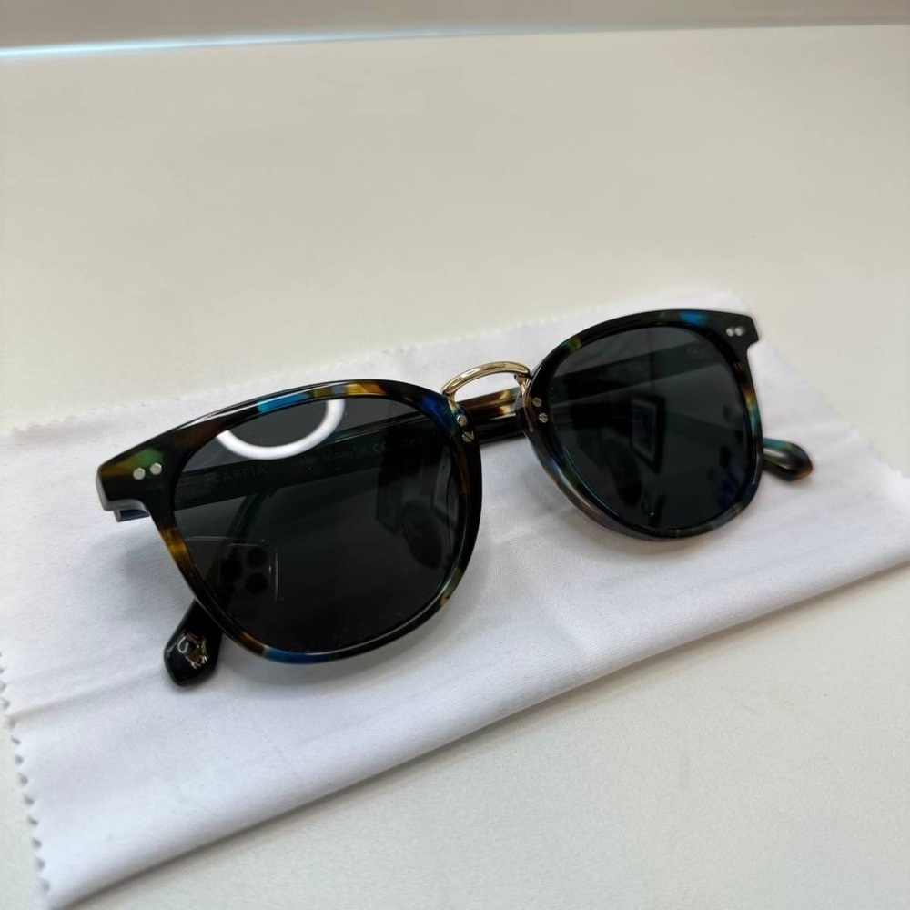 ✨ Carfia Polarized Sunglasses – Unisex – Tortoise / Blue Accents - Picture 4 of 14